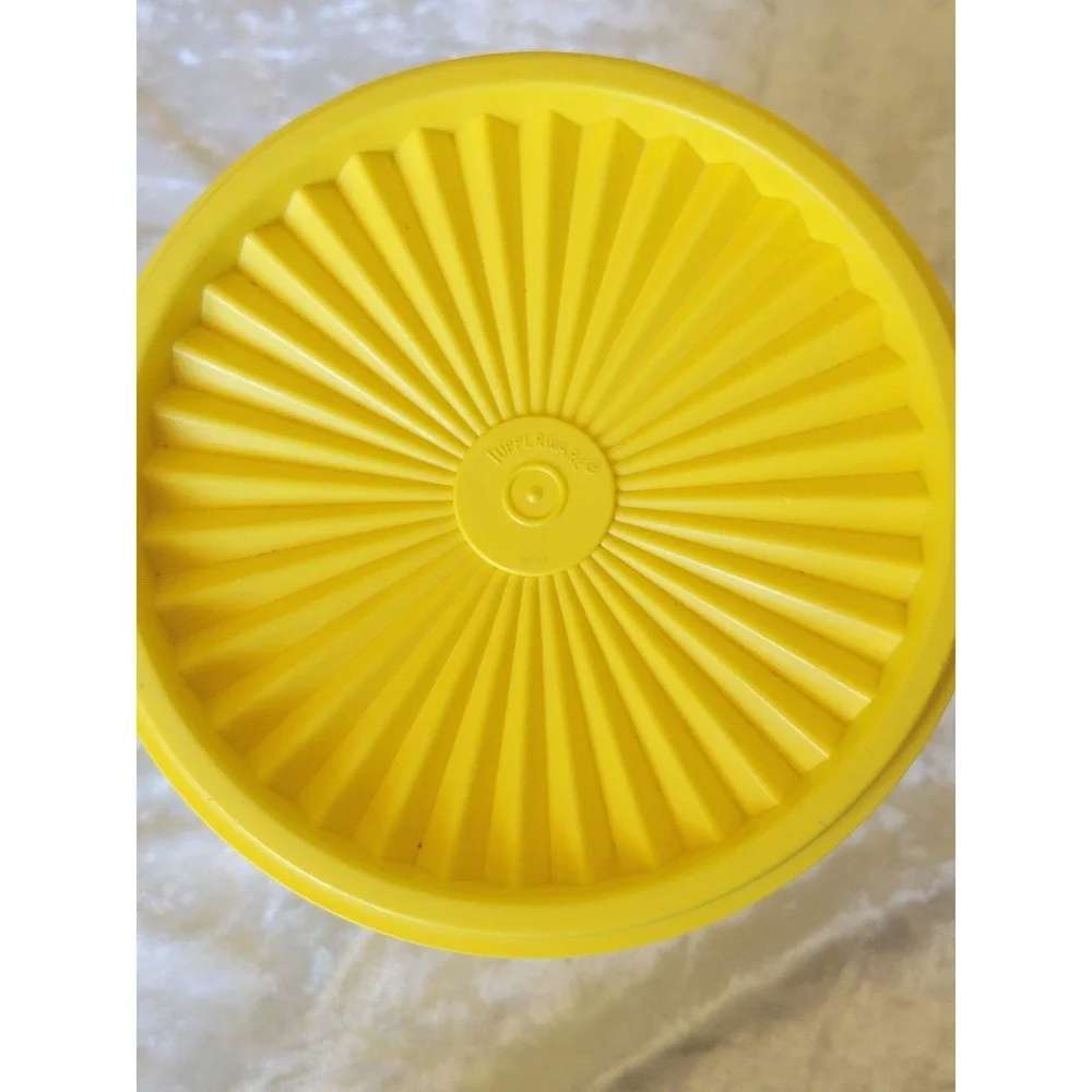 4 Vtg Tupperware Daffodil Sun Yellow Canister Set Sunburst Lids 805 807 809 811